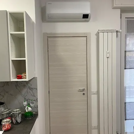 Chiara's Urban Oasis - - Duomo 8 Min Mediolan