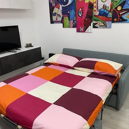 Chiara's Urban Oasis - - Duomo 8 Min