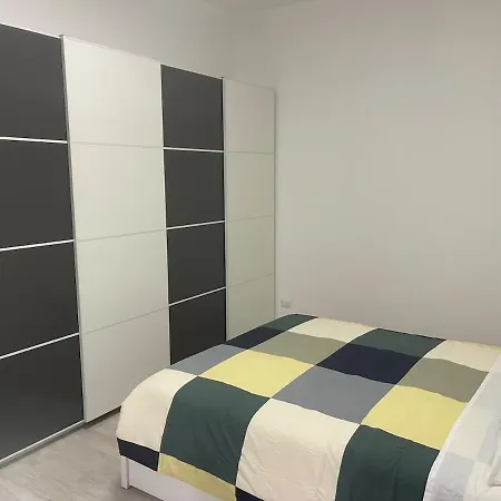 Chiara's Urban Oasis - - Duomo 8 Min Apartament