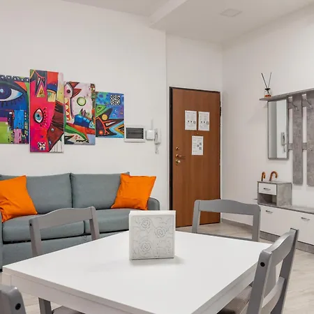 Apartament Chiara's Urban Oasis - - Duomo 8 Min Mediolan