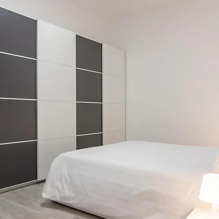 Chiara's Urban Oasis - - Duomo 8 Min Apartament *