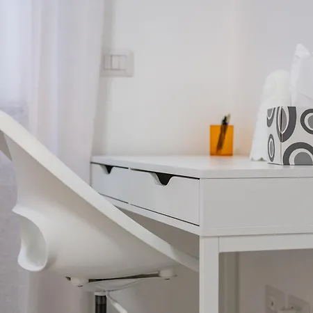 Chiara's Urban Oasis - - Duomo 8 Min Apartament
